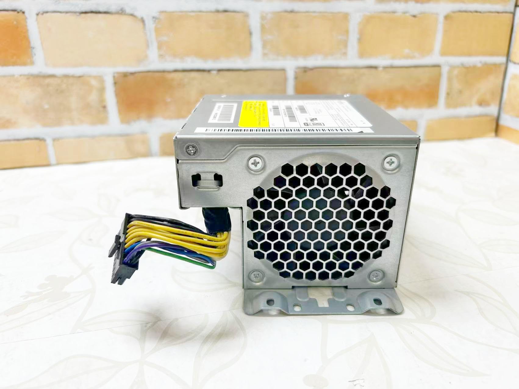 4 富士通 ESPRIMO D7010/FX 電源ユニット D19-250P2A Amazon | ESPRIMO D7010 / D7011 / D7012 用 電源ユニット 250W D19